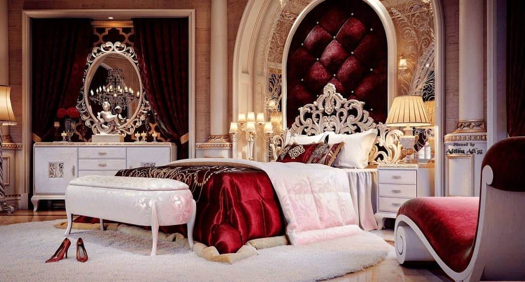 Красно-коричневая королевская спальня