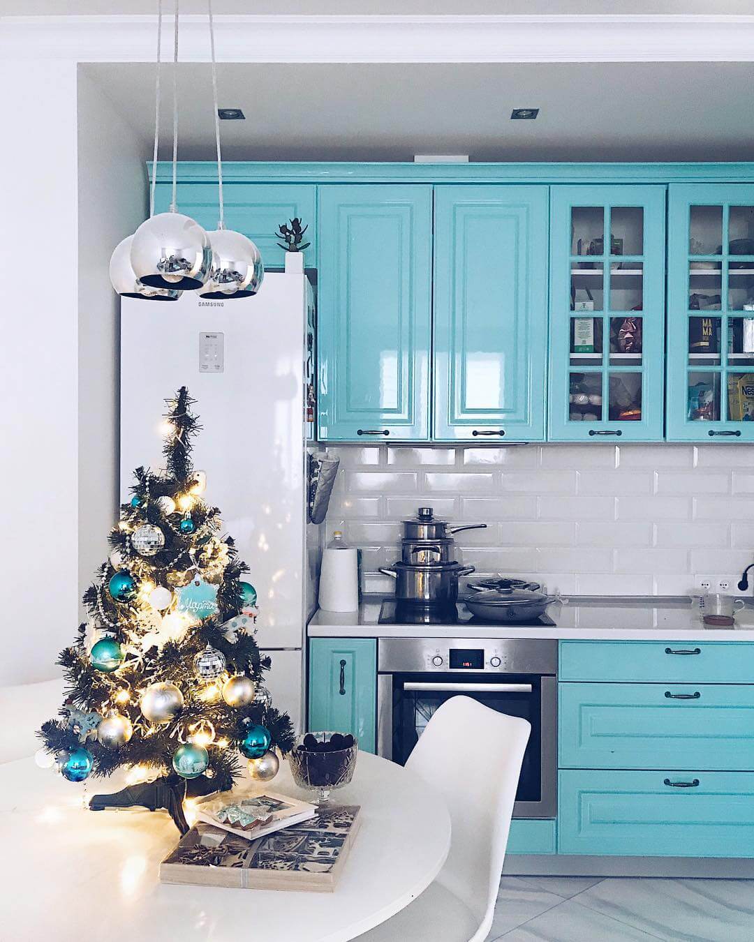 Фото бирюзового цвета в интерьере кухни
