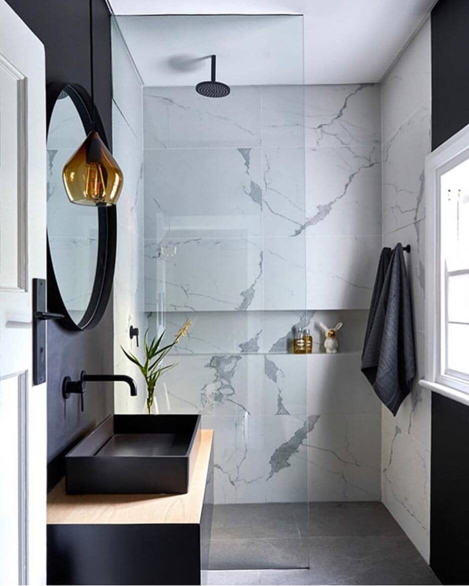 дизайн черно-белой ванной комнаты в стиле модерн