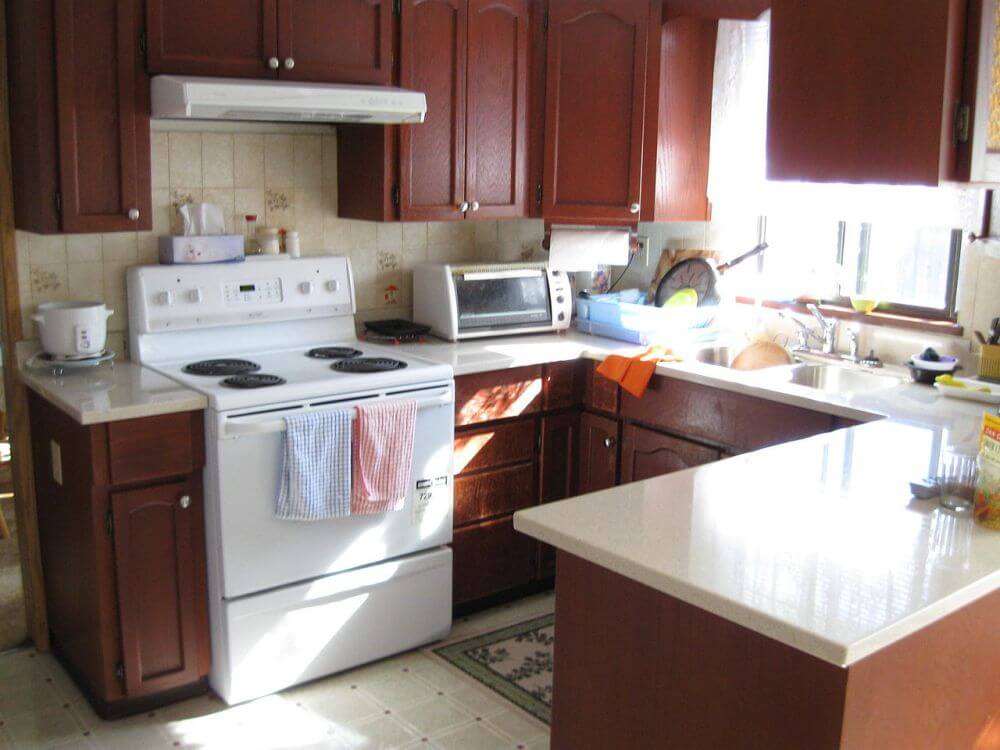 Фото кухни в бордовом цвете