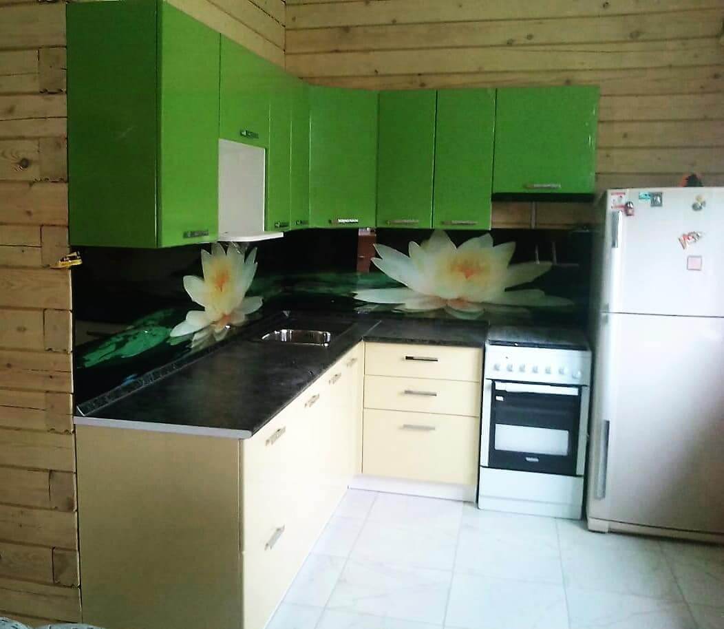 Современный стиль в зеленой кухне